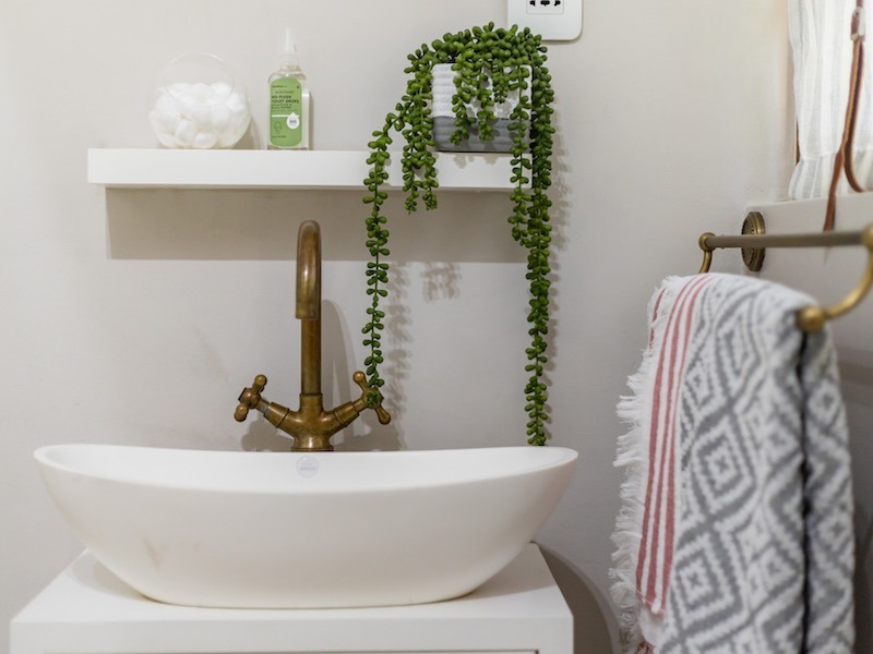 Bedroom 2 ensuite bathroom with shower